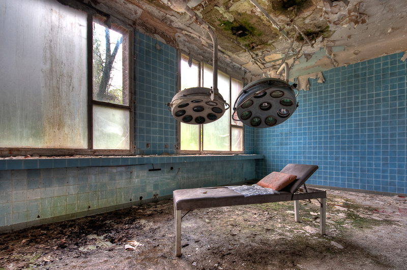 Illustration for article titled The Decaying Remains of Abandoned Hospitals